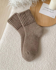 5-Pack Warm Thick Knit Soft Casual Mid-Tube Plush Socks